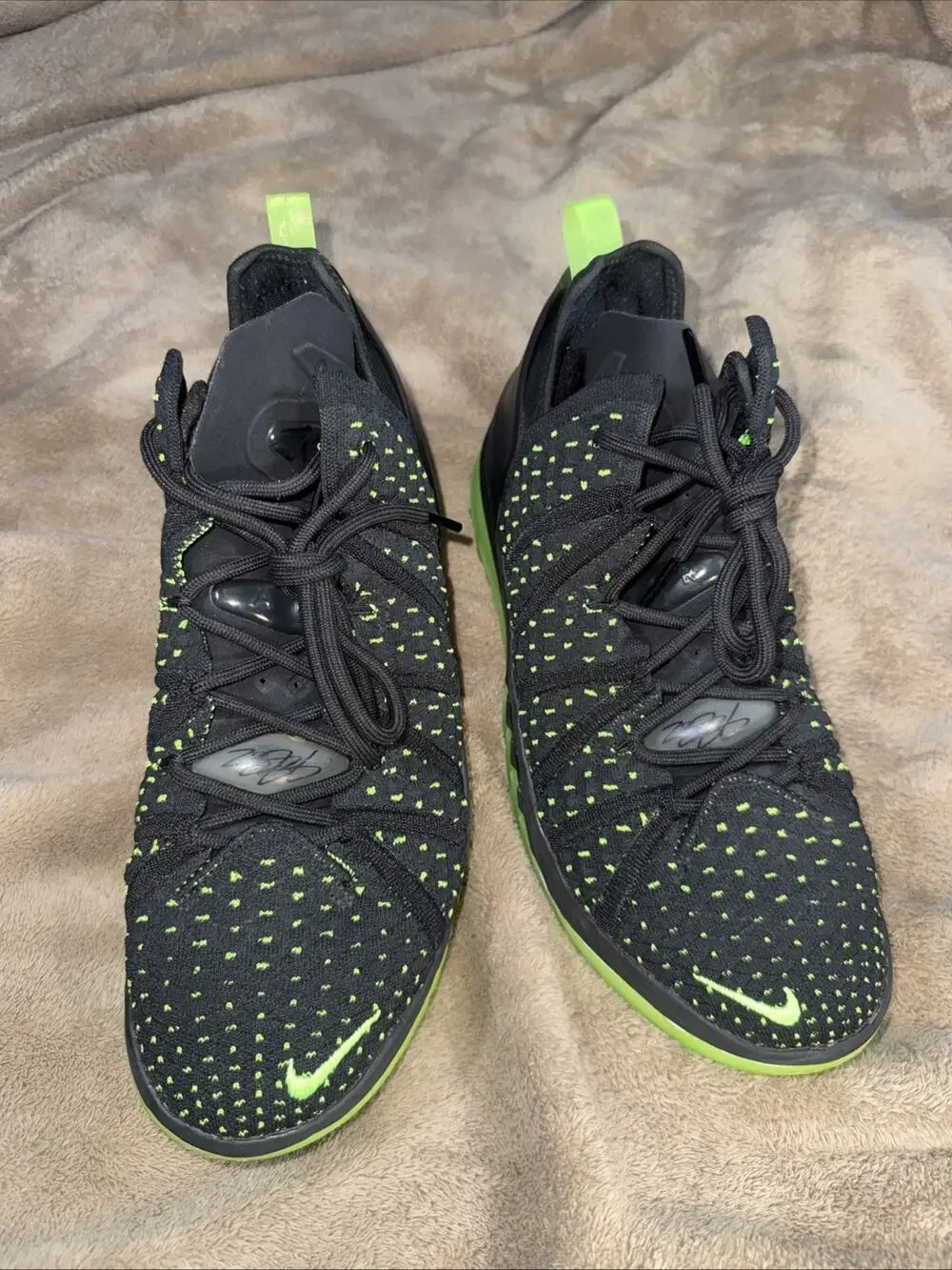 Nike‎ LeBron 18 XVIII Dunkman Men's Size 8 Black/Electric Green